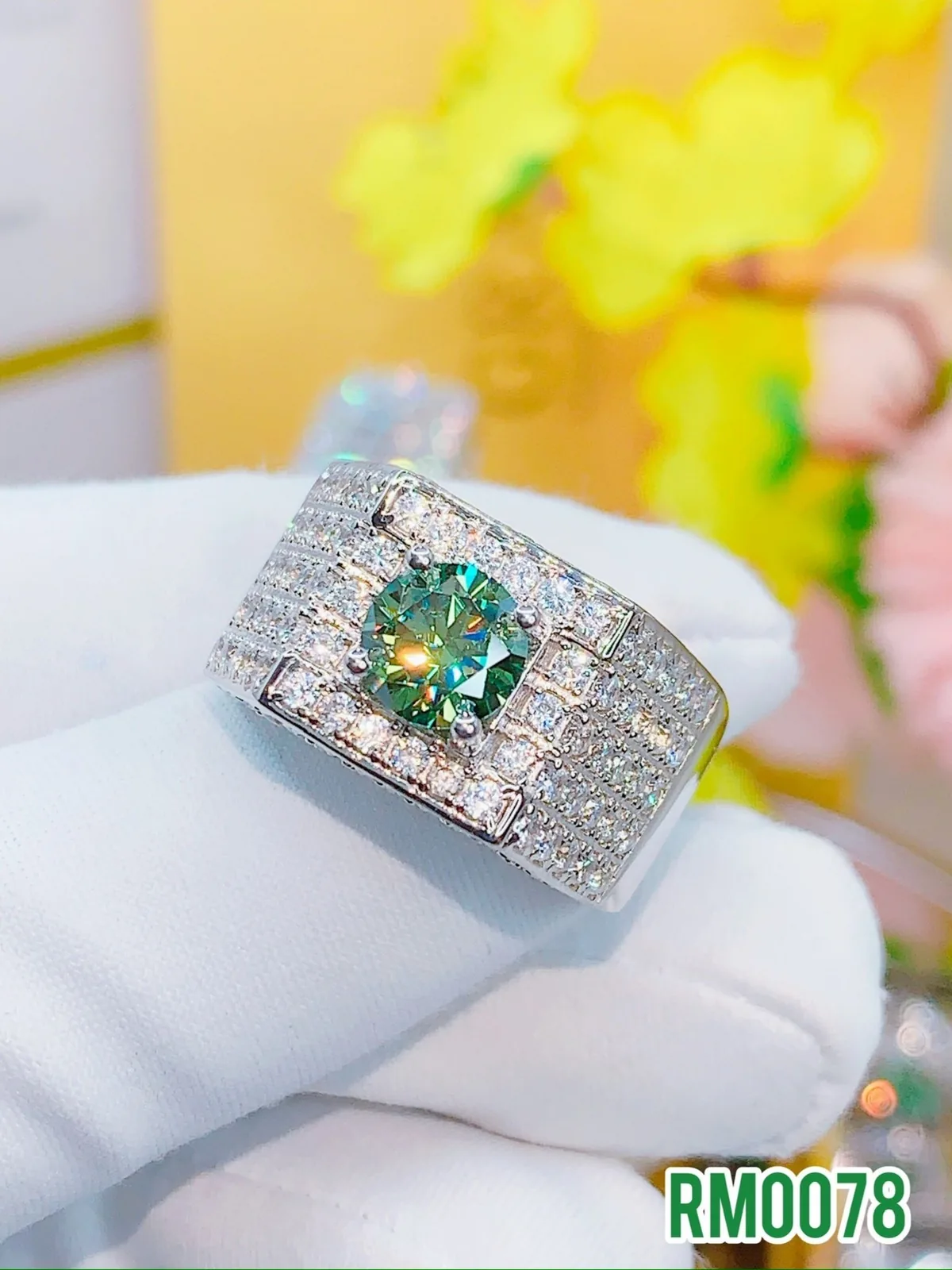 Nhẫn bạc nam bản to đính moissanite chủ màu xanh, mặt nhẫn xếp nhiều hàng đá nhỏ, mã RM0078